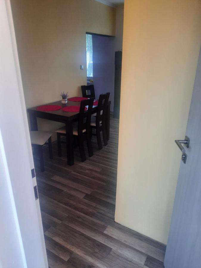 Apartman Sandra Valtice Exteriör bild